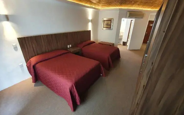El Diezmo Hotel