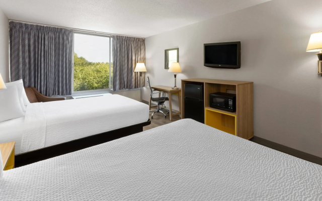 Days Inn by Wyndham Cambridge