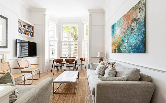 Bright Home Near Little Venice