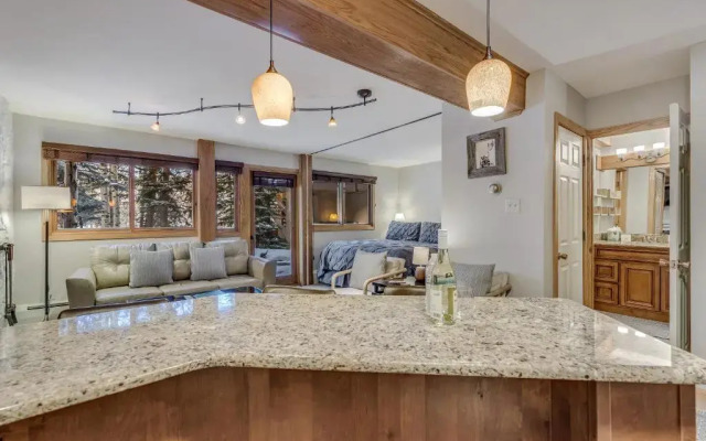 Laurelwood Condominiums Studio Premier Unit 201