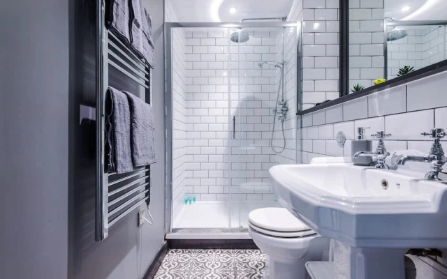 Modern 2-bed Flat in Central Leeds - Sleeps 6