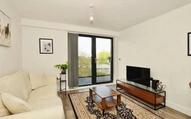 Contemporary 2 bed apartment - Ashford