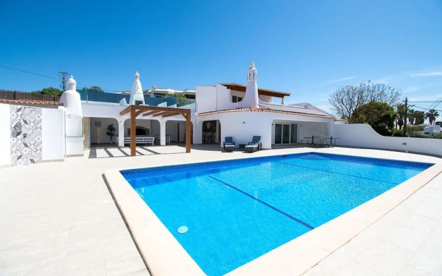 Lavanda Magnificent Five Bedroom Villa in Carvoe