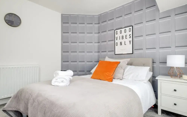Night Stay - Beta House