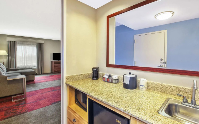 Hampton Inn & Suites Madison-West