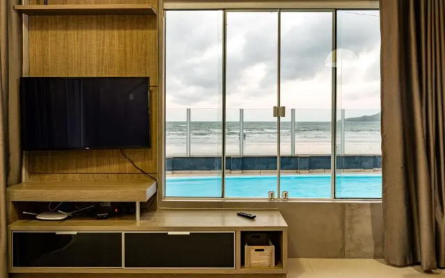 Duplex Pé Na Areia Com Vista Deslumbrante Rat001