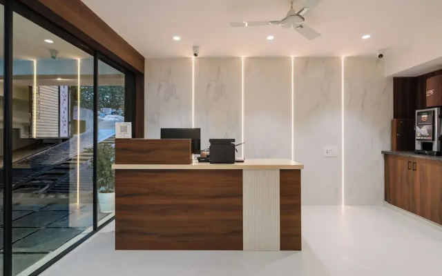 Hotel Saffron Groves