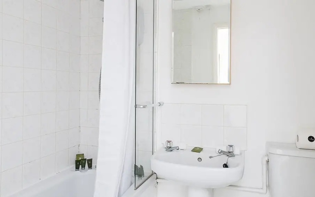 Warm and Peaceful 1BR by the water in Mudchute
