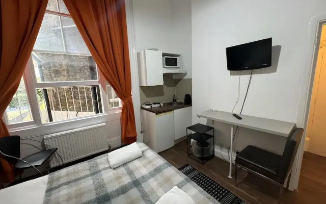 Remarkable Studio Apartment in London