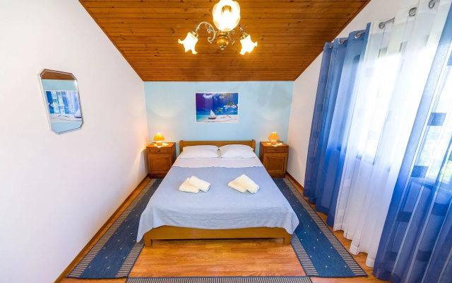 Apartment Matkos - with garden and terrace A1 Nin, Zadar riviera
