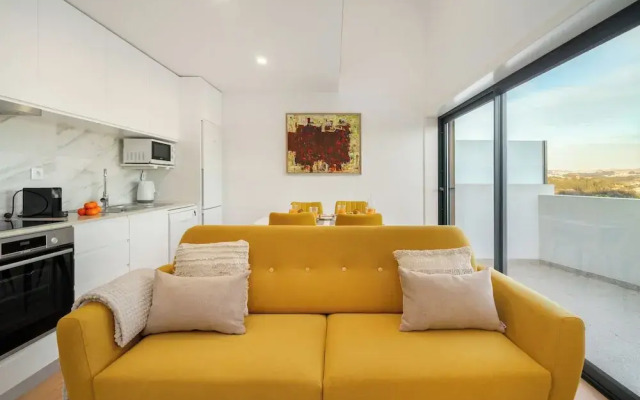 C312 Riverside View Premium Apartment w/ AC & Terrac