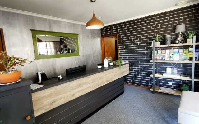 Townhouse Motor Inn