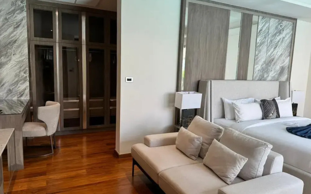 Breeze Villa with maid by Lofty