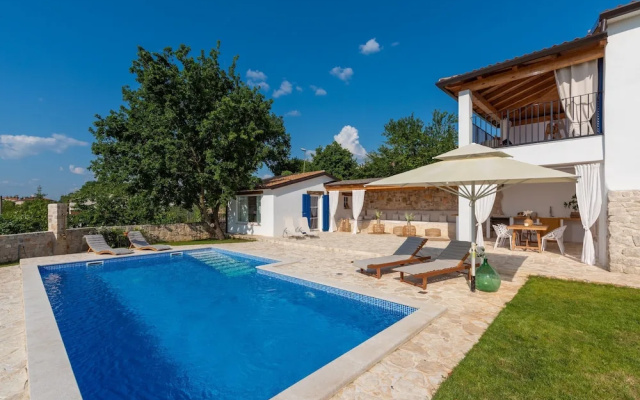 Lavova in Brtonigla With 3 Bedrooms and 2 Bathrooms
