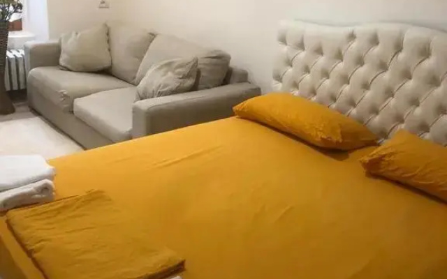 Supercentral one room flat, 16 min to Bergamo airport