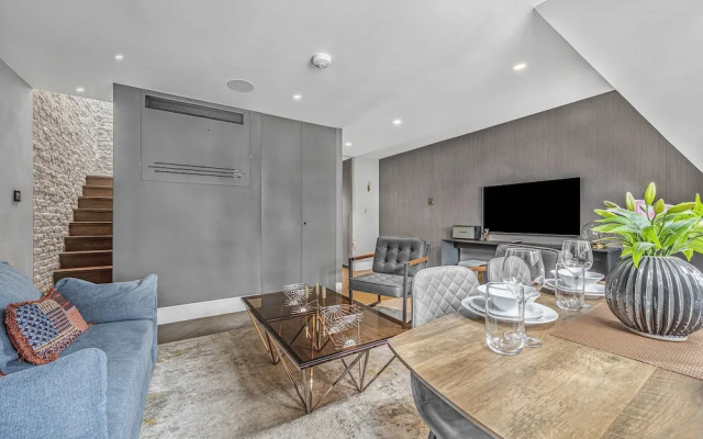 The Story Penthouse - Soho - by Frankie