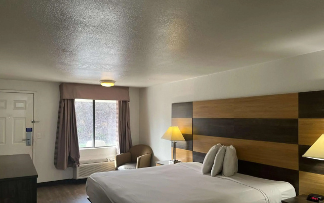 Motel 6 Cross Lanes, WV - Goff Mountain Rd
