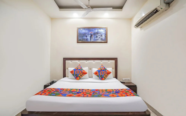 FabHotel Comfort Stay Vaishali - 300m from Chandra Laxmi Hospital, Ghaziyabad Ghaziabad