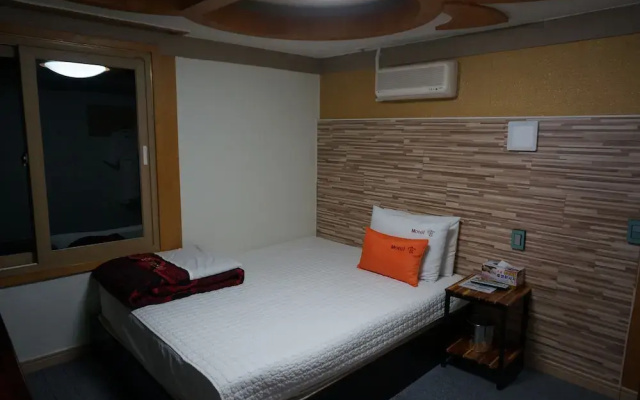 Goong Motel