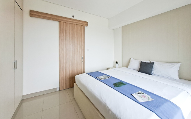 Wooden Accents 1Br Without Living Room At Bintaro Embarcadero Apartment