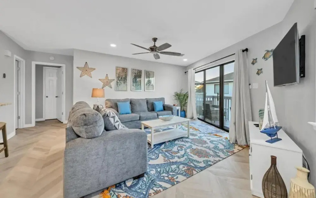 Crystal Village II, Unit 6B