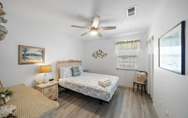 Seaview Island Getaway 3 Bedroom Home