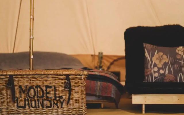 Immaculate and Cosy Bell Tent in Shaftesbury, UK