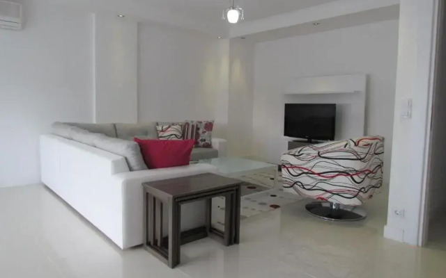 Side Aquamare Residence