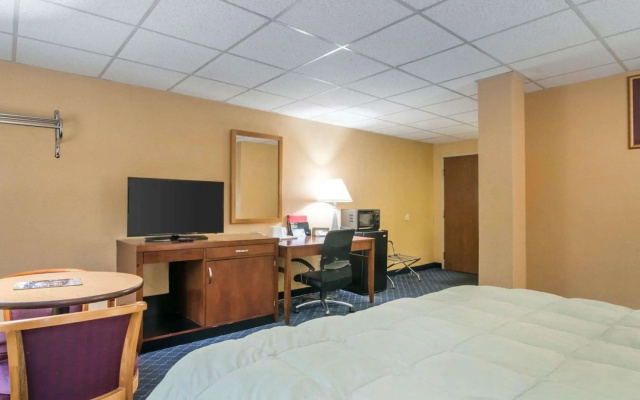 Econo Lodge Manchester