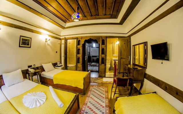 Çeşmeli Konak