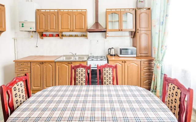 Three rooms on Hnatyuka 3