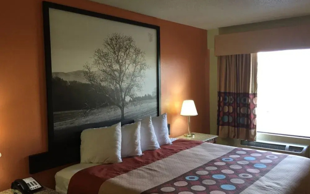 Super 8 by Wyndham Dandridge