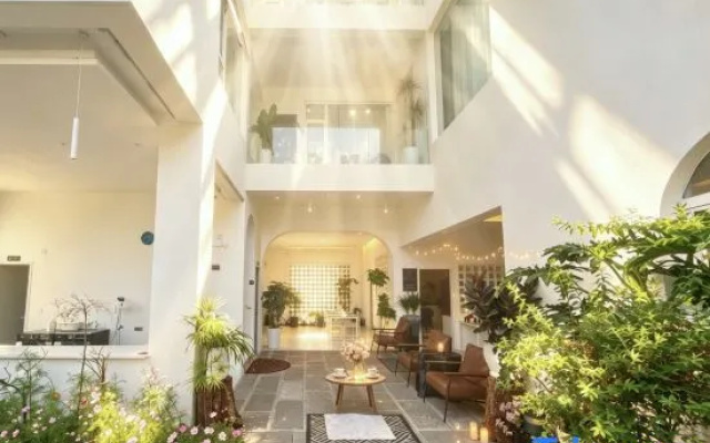 Nuoyi Wenquan | NO·YI Pure White Holiday Homestay