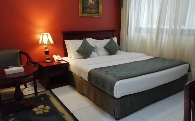 Al Jaddaf Rotana Suite Hotel