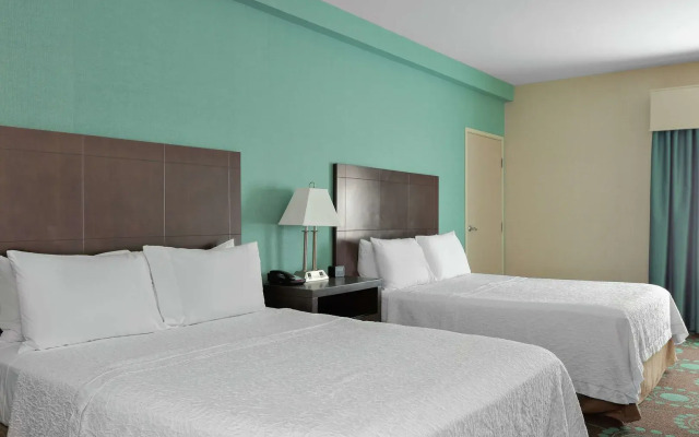 Spark by Hilton Bakersfield Central