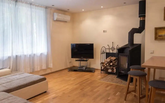 Family-friendly 2 rooms apartment with view to a forest