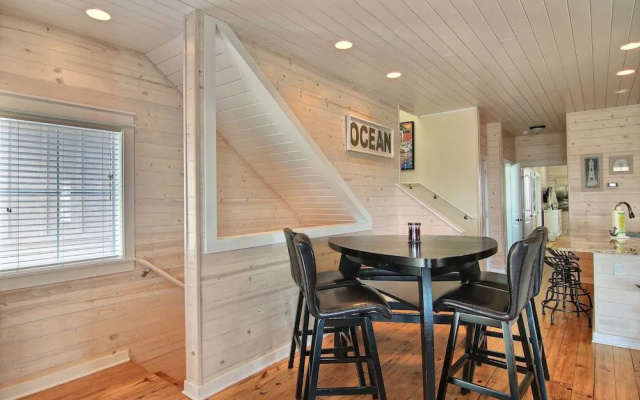 Kona Cove 8 by RedAwning