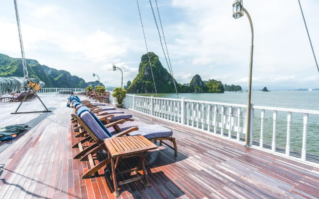 Indochina Sails Ha Long Bay