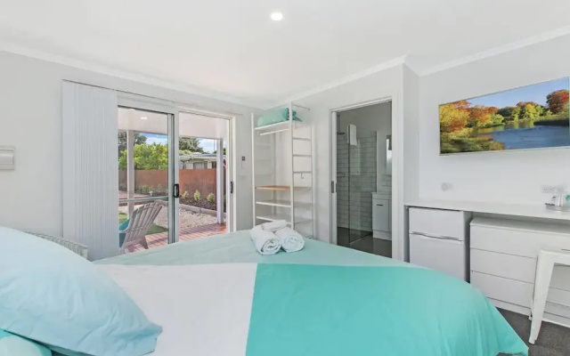 Fielding's Lair - the ultimate family retreat - House & Bungalow