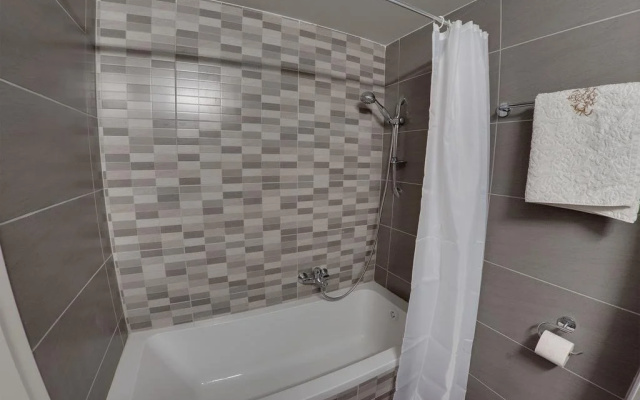 Royal Park Apt Resort by Sea N Rent