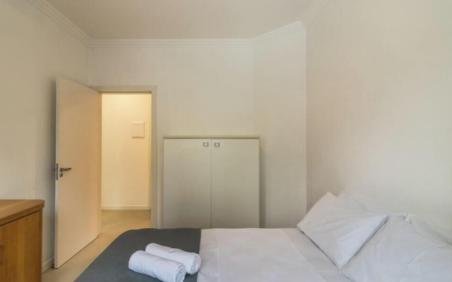 Apt w/ BBQ 350m From the Beach Apv0202