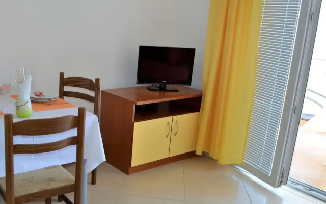 Floral Apartments Pende
