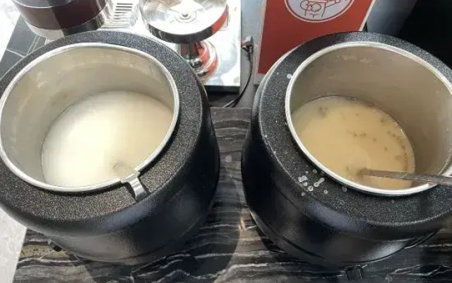 Dujiangyan Yuandong Yaju Hotel (panda valley)
