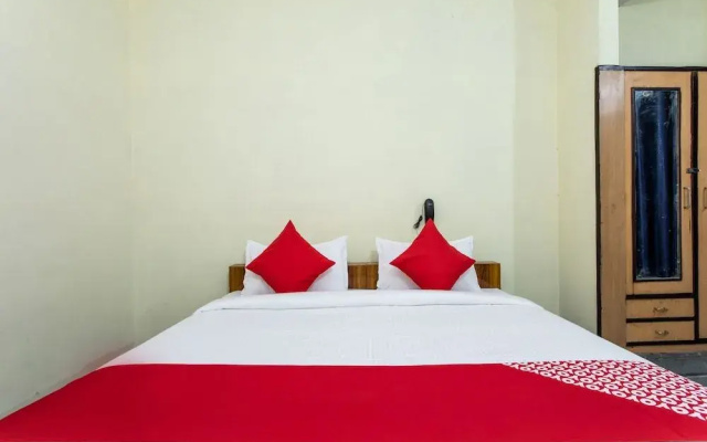 Oyo 24844 Hotel Samrat
