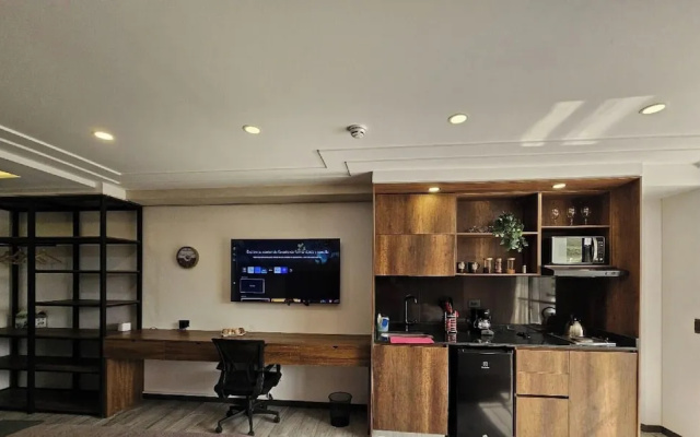Epic Suite 209 Deluxe Aeropuerto