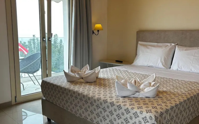 Entire Villa Full View 3 Bedrooms 3 Bathrooms 3 Kitchens