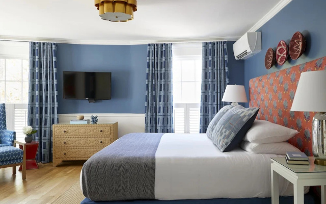 The Christopher, The Edgartown Collection