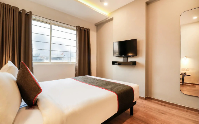 OYO Townhouse 327 C21 Mall
