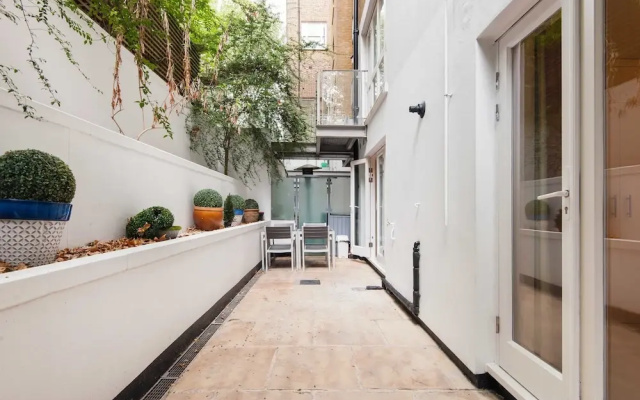 The Earl's Court Square Garden Apartment - ALBS