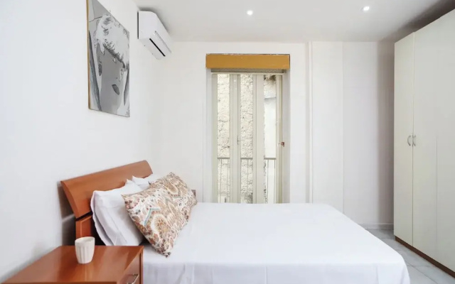 Napoli Centrale Budget Apartment by Wonderful Italy